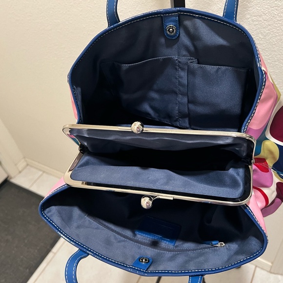 COACH Signature Scarf Print Tote with Blue Trim NWOT - Picture 5 of 6